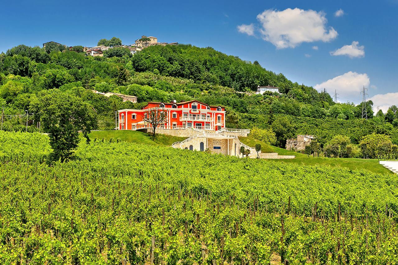 Tenuta Ippocrate Montefredane Exteriör bild